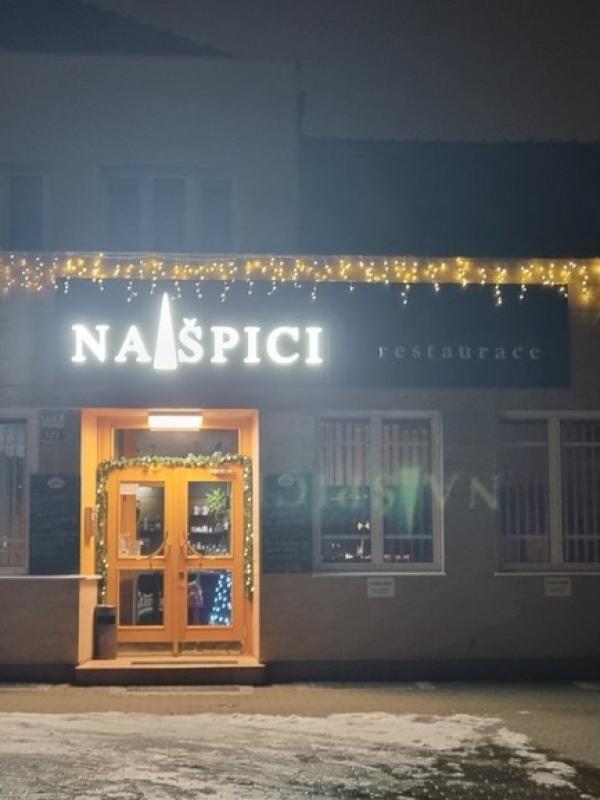 3D světelné logo - název restaurace